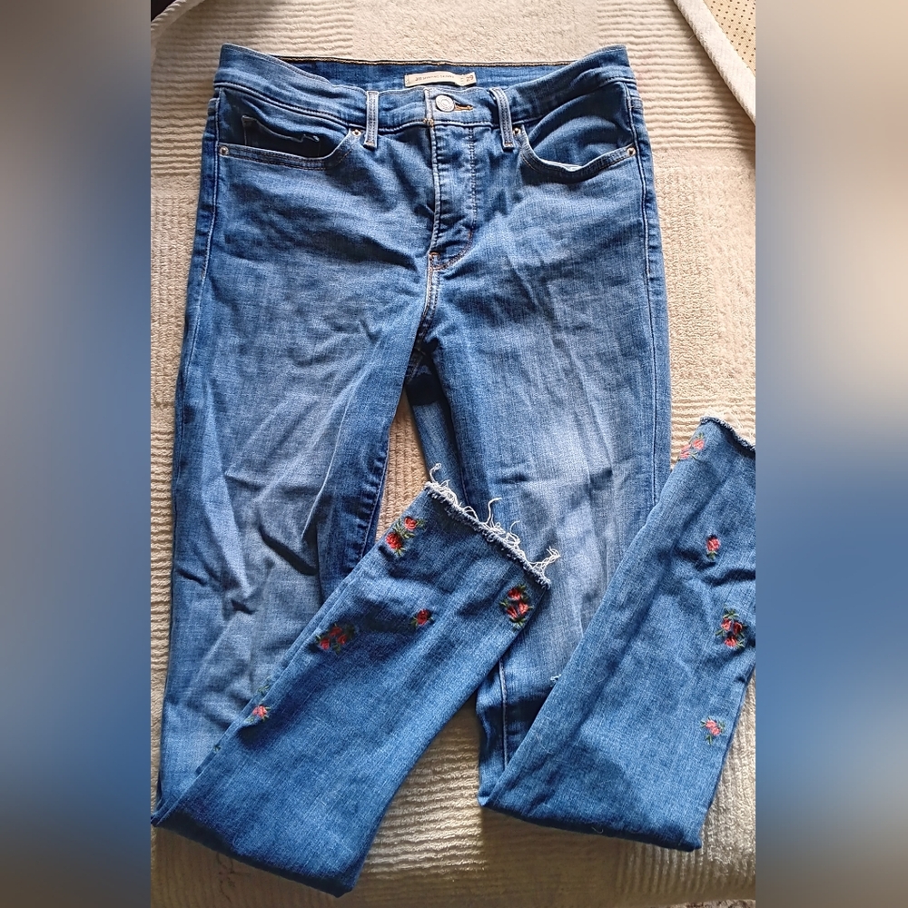 LEVIS  EMBROIDERED SKINNY STRETCH JEANS WOMENS 29 - Picture 2 of 5